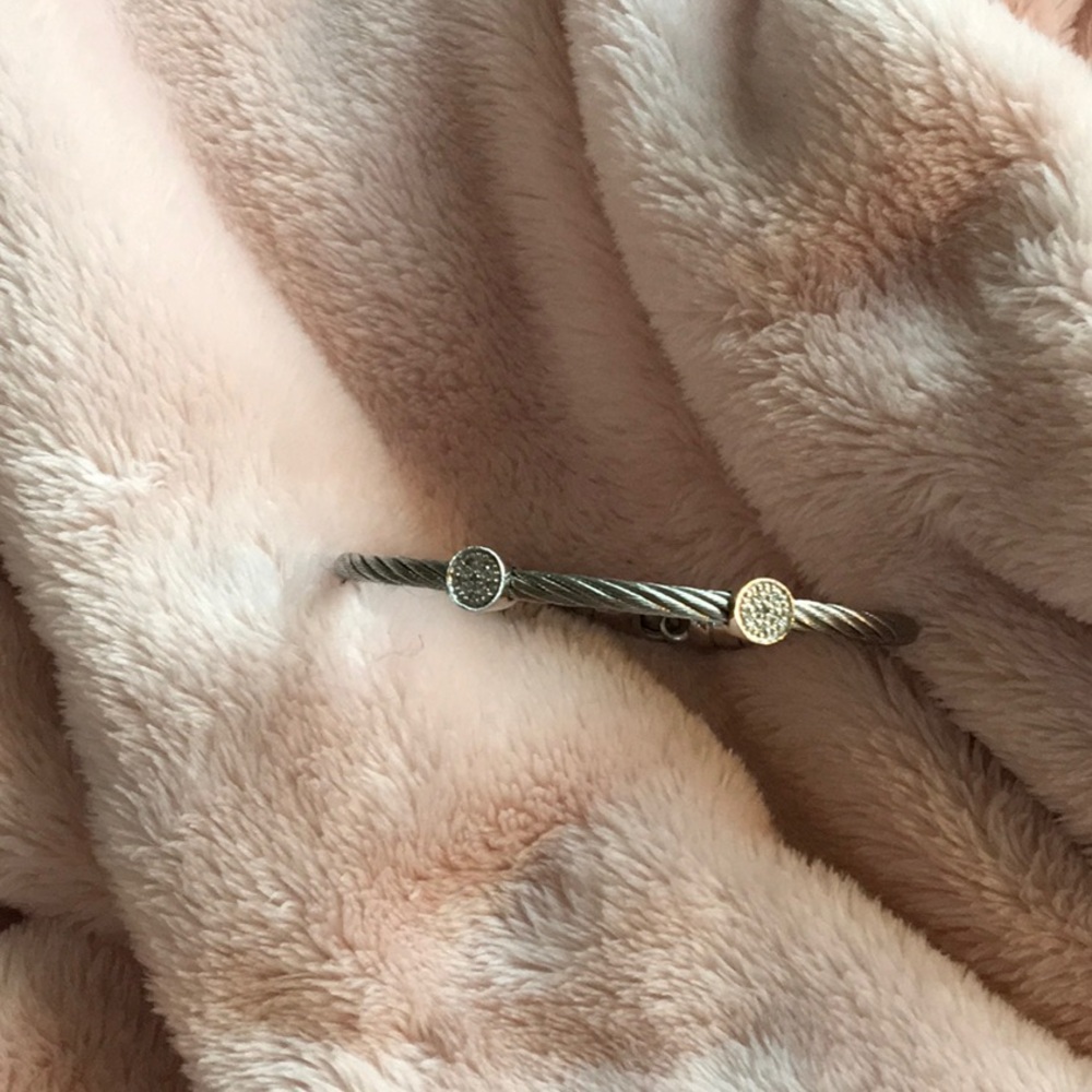 Cable bracelet